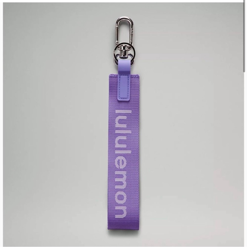 NWT LULULEMON | Never Lost Keychain in Dark Lavender/White Opal